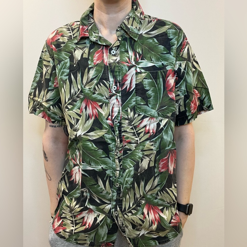 HUF men’s large shirt in floral/foliage/leaf print